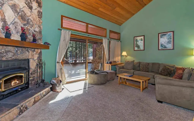 Winterset #18 - Shared Pool & Near Skiing!