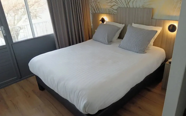 Cube Hotel