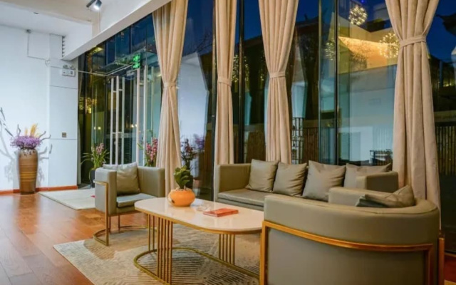 Floral Hotel · Zai Yi Qi Lijiang