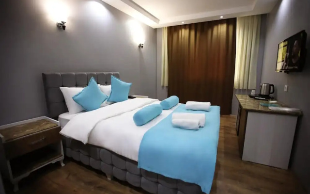 Grand Kum Boutique Hotel Restaurant