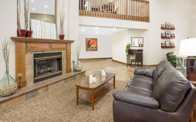 Cobblestone Suites Oshkosh