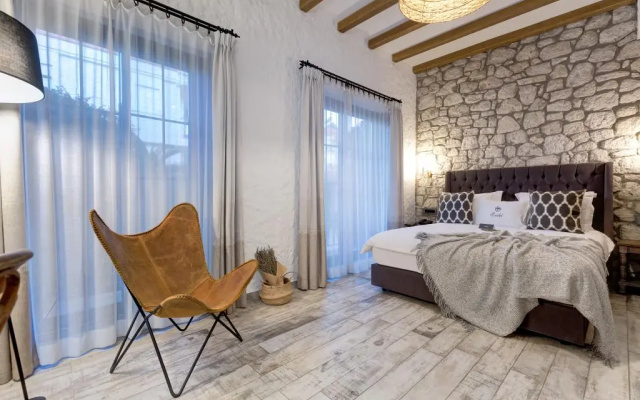 Alachi Hotel