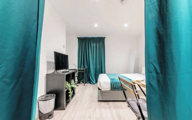 Stay 2 - Central - Parking - Near Transport - Wifi