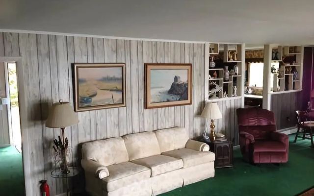 Shangri-La - Four Bedroom Home