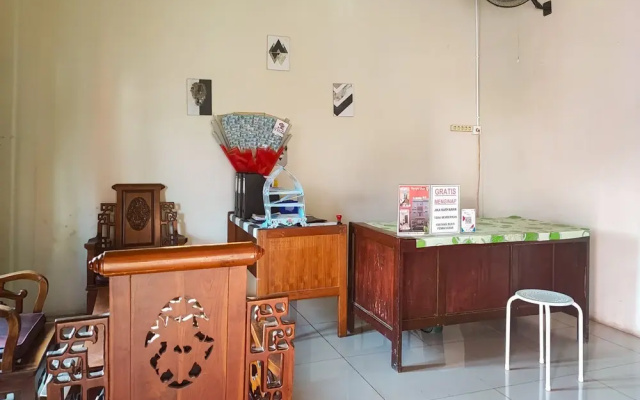 RedDoorz Syariah near Universitas Jambi Telanaipura
