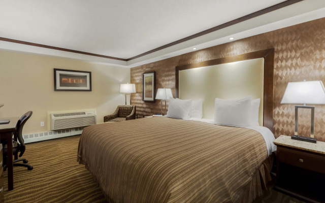 Best Western Premier Denham Inn & Suites