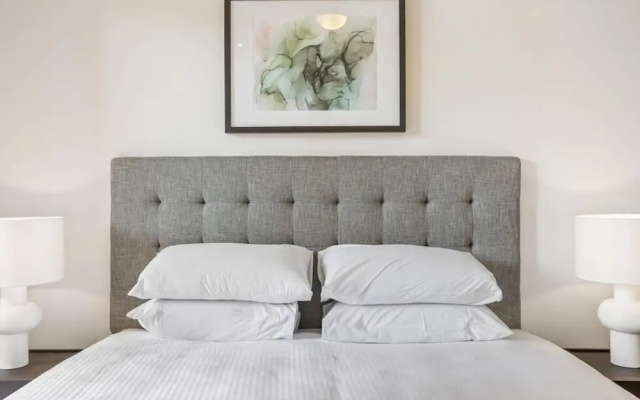 Modern 2-storey Apartment - Q Stay