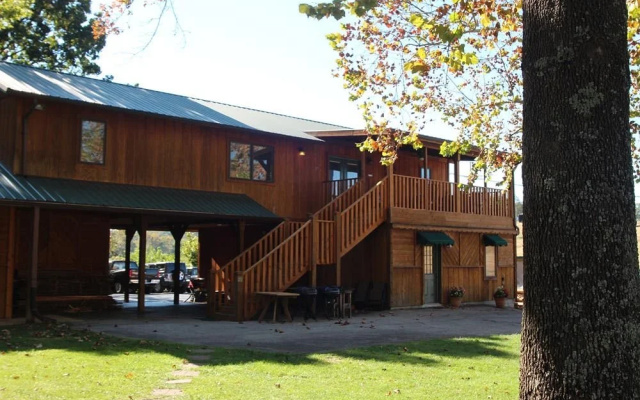 Lilleys' Landing Resort & Marina