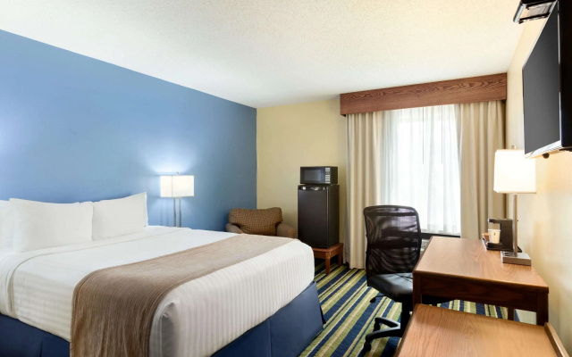 Days Inn by Wyndham Fargo/West Acres