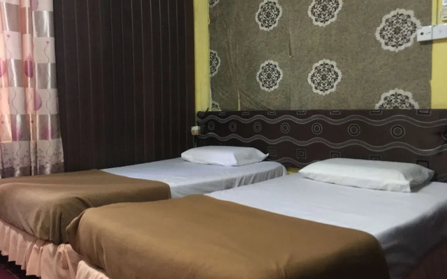 OYO 89653 Anisaa Inn
