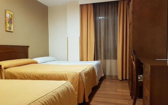 Hotel Reina Isabel