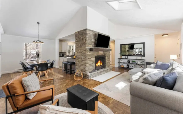 Birchwood by Avantstay Game Room + Lake Access