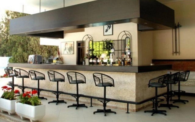Boulevard Hotel