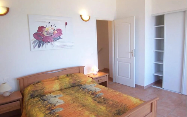 CARLOTTA- AT SEA Apartment 3