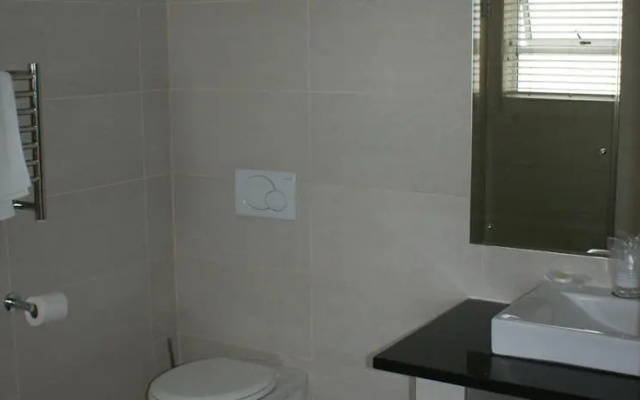 Moya Manzi Beach House