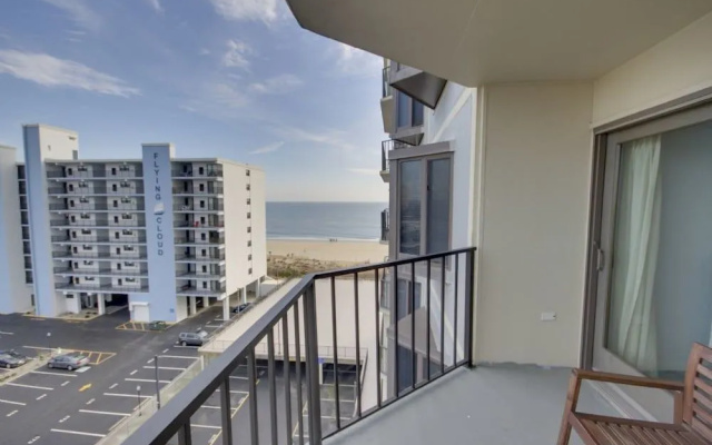 9400 802 - 2 Br Condo