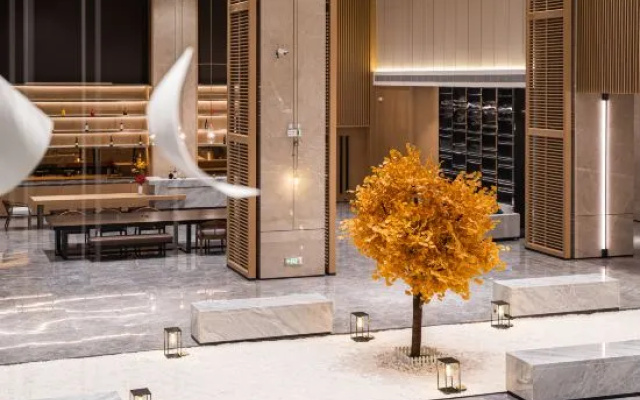 Tiandong Mingyue Lake Garden International Hotel