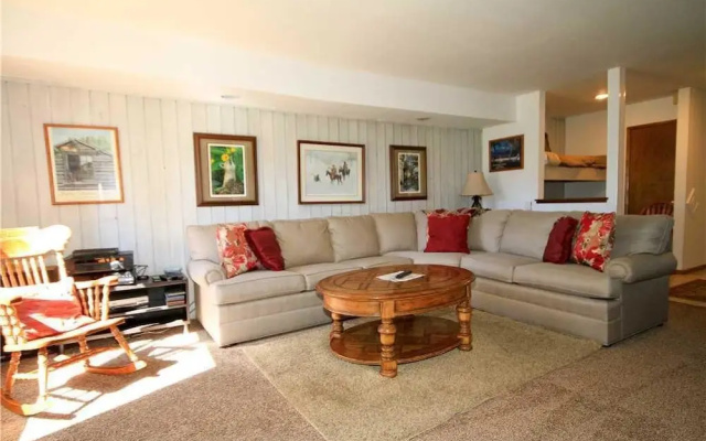 Discovery 4 #113 - 1 Br Condo