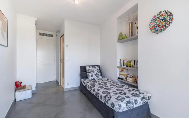 Brand new two bedrooms on the Croisette