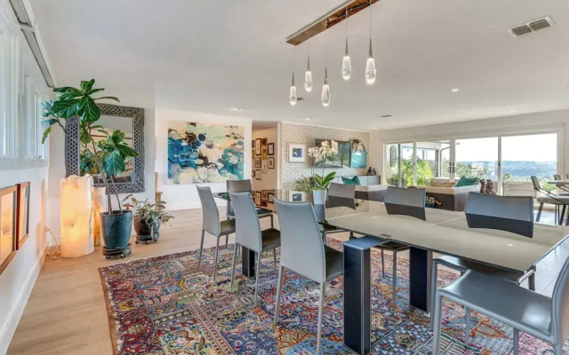 Luxe Mid-century Austin Home w/ Canyon Views