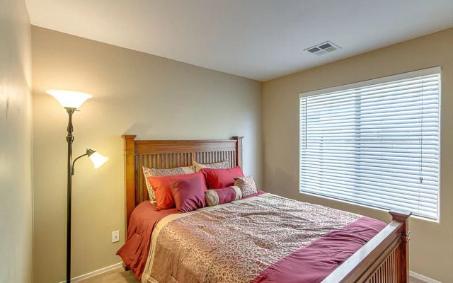 Peggy - 3 Br home by RedAwning