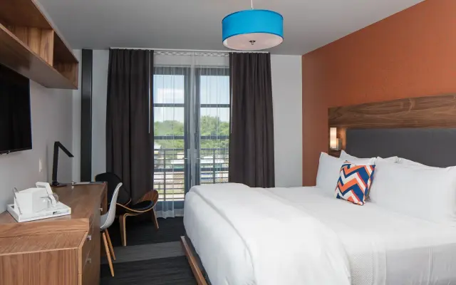 The Frances Modern Inn