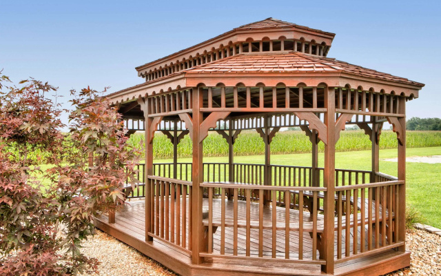 Super 8 by Wyndham Grayville