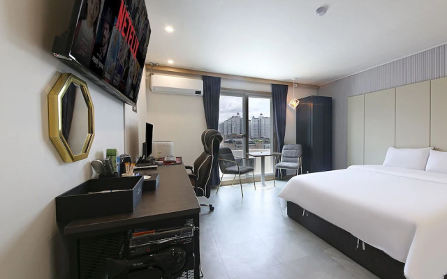 Hotel Advance