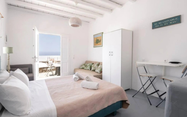 Fanari studio 3 with panoramic pool