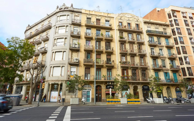 42ARA156 - Spacious apartment in Eixample