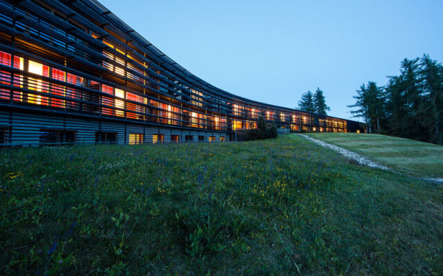 Отель Vigilius Mountain Resort Лана вид на фасад