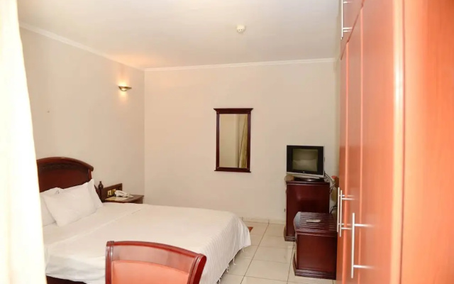Room-this Wonderful Senior Suite Offers