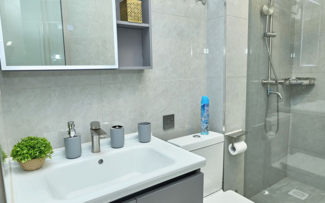 Nari By Edmor Suites