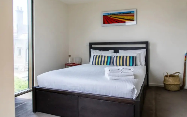 Trendy 2 Bedroom Townhouse In Melbournes Richmond