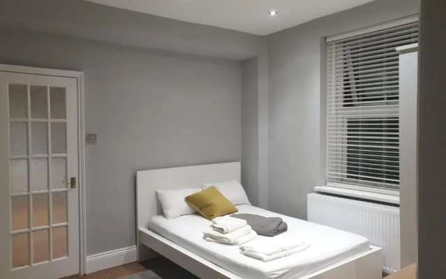 Lovely 1 Bedroom Flat High Barnet 3 Mins Away (Adults Only)