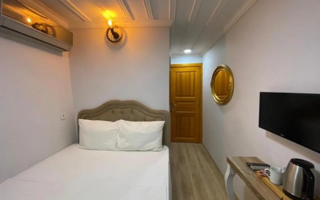 New Cherry Hotel