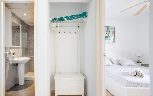 Matthew's Flat Los Cristianos by LoveTenerife