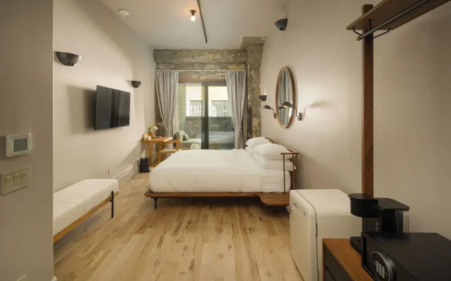 Sela V Hotel