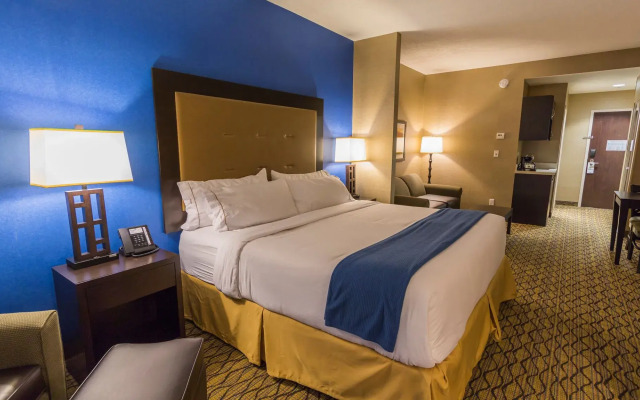 Holiday Inn Express & Suites Thunder Bay by IHG