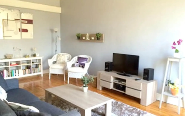 Apartment With one Bedroom in Néris-les-bains, With Wifi