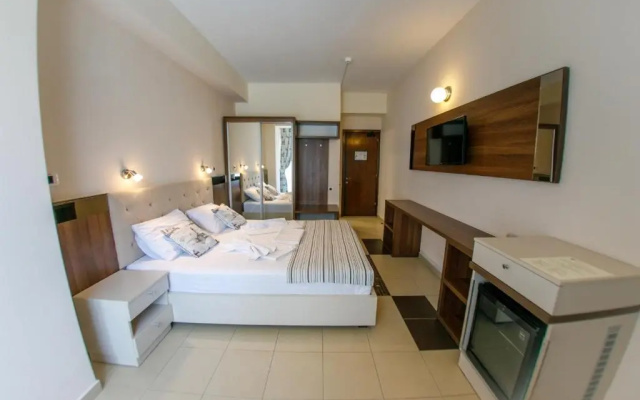 Jijo's Hotel