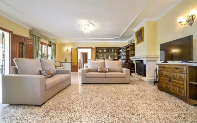 Villa - 4 Bedrooms with Pool and WiFi - 107481