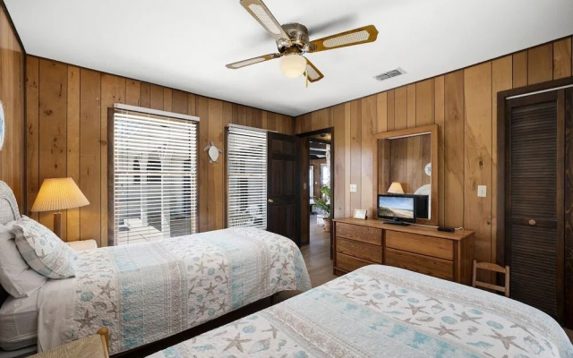 Ocean's Edge by Distinctive Beach Rentals