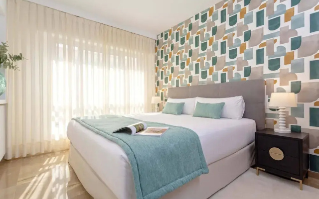 Luxury Apartment in City Center. Puerta Real II