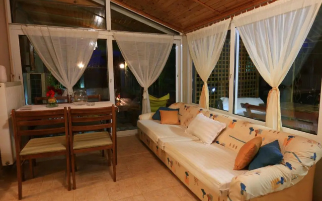 Olive House Villa and Studio