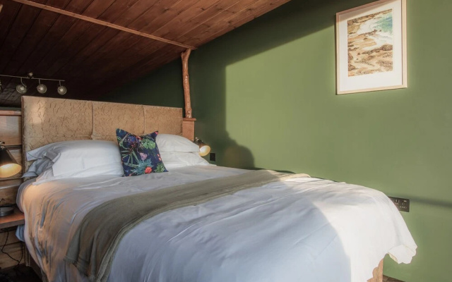 Tawny Lodge - 1 Bedroom - Blossom Farm