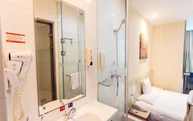 Hanting Suzhou Renmin Bridge South Metro Station Hotel