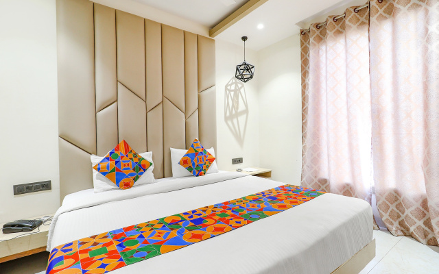 Capital O 66719 Hotel Harriot