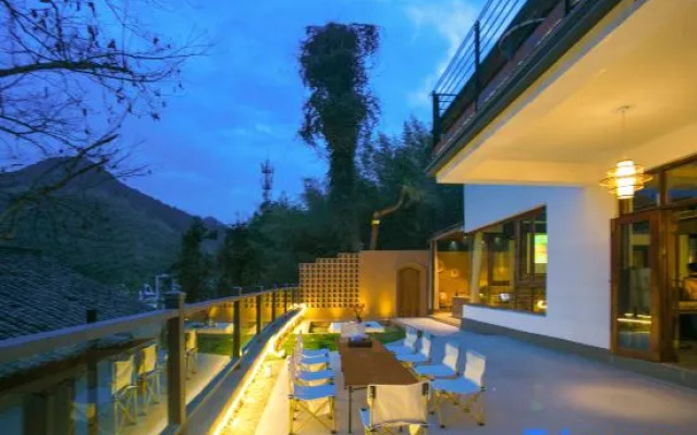 Yun Hotel