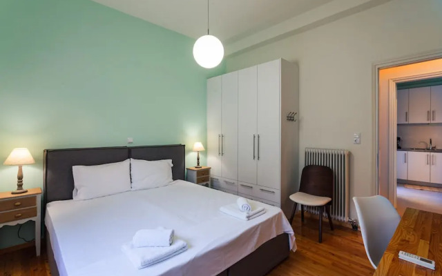 Upscale Modern Escape in the Historic Center